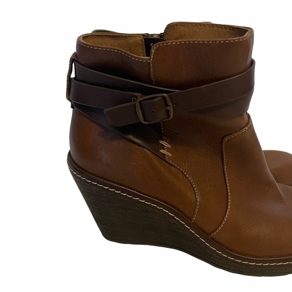 SOFFT Brown Bootie Size 8 Women Leather Wedge Chic Winter Glam Stylish Neutral - Picture 3 of 10